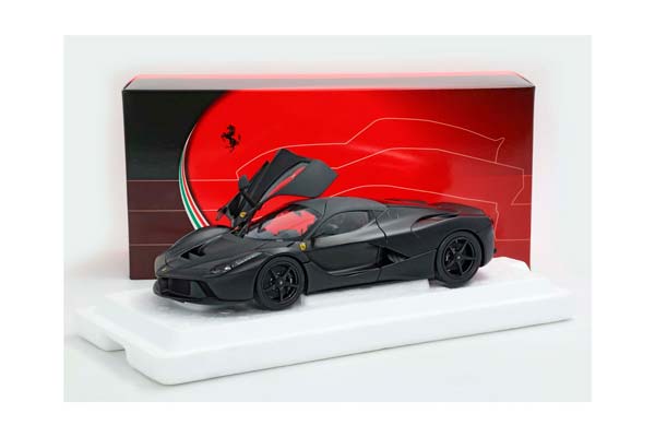 FERRARI LAFERRARI 2012 OPEN DIECAST - POLIFOAM BASE MATT BLACK-MATT CARBON ROOF / ФЕРРАРИ ЛАФЕРРАРИ 2012 ОПЕН 1:18 ЧЕРНЫЙ
