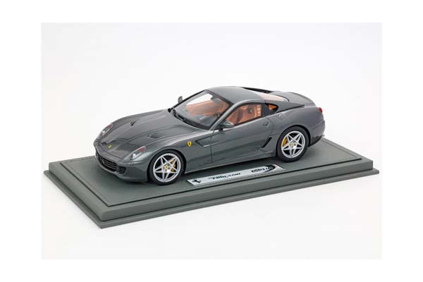 FERRARI 599 GTB FIORANO 2006 MANUAL GEAR - MADE IN ITALY SILVERSTONE GREY CUOIO COLOR INTERIOR / ФЕРРАРИ 599 ГТБ 2006 МЕХАНИКА 1:18 СЕРЫЙ