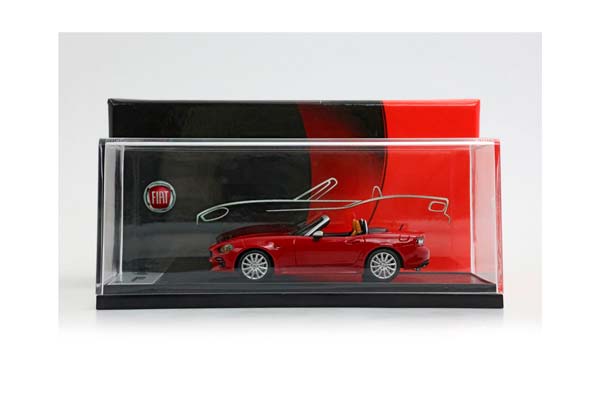 FIAT 124 SPIDER ROSSO PASSIONE WITH PRINTED CASE WITH THE CAR SHAPE / ФИАТ 124 СПАЙДЕР ПАССИОНЕ ПРИНТЕД КАСЕ КАР СХАПЕ 1:43 КРАСНЫЙ