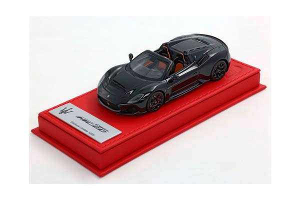 MASERATI MC20 CIELO - GENUINE LEATHER BASE GLOSS BLACK / МАЗЕРАТИ МС20 КИЕЛО 1:43 ЧЕРНЫЙ