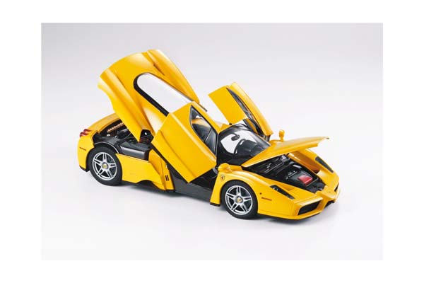 FERRARI ENZO OPEN DIECAST GIALLO MODENA - SILVER WHEELS - LUXURY PACK / ФЕРРАРИ ЭНЦО ОПЕН 1:18 ЖЕЛТЫЙ