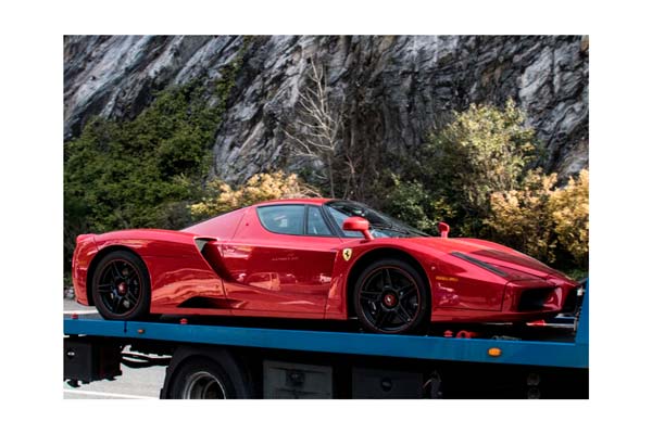 FERRARI ENZO OPEN DIECAST F1 2007 RED - BLACK AND RED WHEELS - LUXURY PACK / ФЕРРАРИ ЭНЦО ОПЕН Ф1 2007 1:18 КРАСНЫЙ