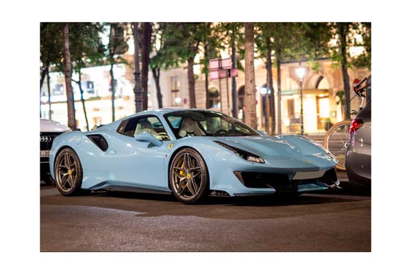FERRARI 488 PISTA SPIDER AZZURRO LA PLATA / ФЕРРАРИ 488 ПИСТА СПАЙДЕР ЛА ПЛАТА 1:18 ГОЛУБОЙ