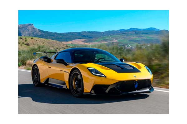 MASERATI GT2 STRADALE GIALLO GENIO / МАЗЕРАТИ ГТ2 СТРАДАЛЕ ГЕНИО 1:18 ЖЕЛТЫЙ
