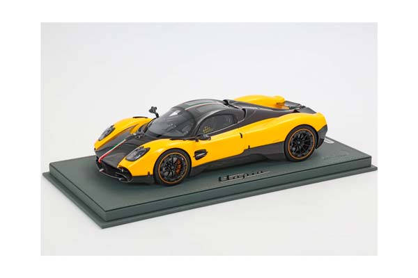 PAGANI UTOPIA GIALLO GINEVRA / ПАГАНИ УТОПИЯ 1:18 ЖЕЛТЫЙ