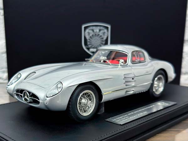 MERCEDES-BENZ 300 SLR UHLENHAUT COUPÉ (1955) SILVER/RED INTERIOR / МЕРСЕДЕС-БЕНЦ 300 SLR UHLENHAUT COUP СЕРЕБРИСТЫЙ/КРАСНЫЙ ИНТЕРЬЕР