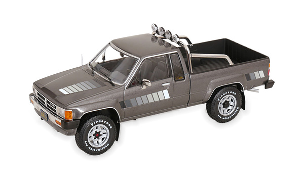TOYOTA TRUCK XTRA CAB 4X4 (HILUX) 1985 GRAYMETALLIC / WHITE / ТОЙОТА ГРУЗОВИК КСТРА КАБ 4X4 ХИЛУКС ГРАЙМЕТАЛЛИК БЕЛЫЙ
