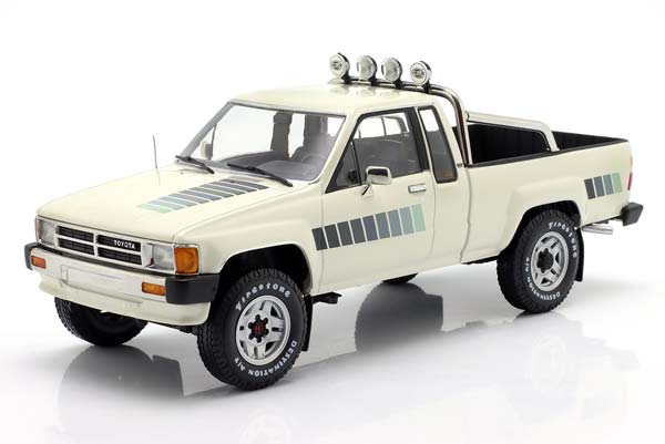 TOYOTA TRUCK XTRA CAB 4X4 (HILUX) 1985 WHITE / ТОЙОТА ГРУЗОВИК КСТРА КАБ 4X4 ХИЛУКС БЕЛЫЙ
