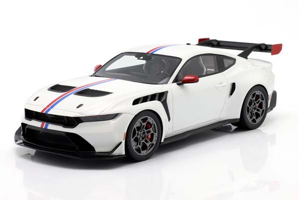 FORD MUSTANG GTD SPIRIT OF AMERICA 2025 WHITE / ФОРД МУСТАНГ ГТД СПИРИТ АМЕРИКА БЕЛЫЙ