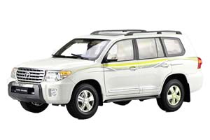 TOYOTA LAND CRUISER LC200 WHITE / ТОЙОТА ЛЭНД КРУЗЕР ЛС200 БЕЛЫЙ
