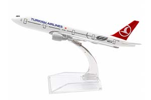 BOEING 777 TURKISH AIRLINES / БОИНГ 777 ТУРКИШ ЭЙРЛАЙНС НА ПОДСТАВКЕ  (ДЛИНА 16СМ)