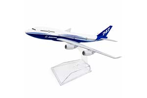 BOEING 747 / БОИНГ В СТАНДАРТНОЙ ОКРАСКЕ НА ПОДСТАВКЕ  (ДЛИНА 16СМ)