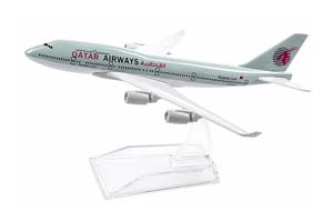 BOEING 747 QATAR AIRWAYS / БОИНГ КАТАР ЭЙРВЕЙС НА ПОДСТАВКЕ  (ДЛИНА 16СМ)