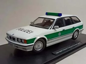 BMW 5SERIES (E34) TOURING POLICE 1:18 TRIPLE9