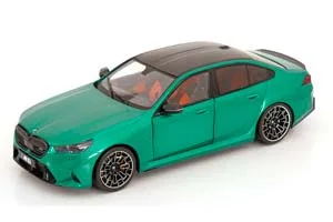 BMW M5 G90 SALOON 2025 GREEN METALLIC BLACK
