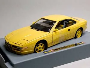 BMW 850 CSI (E31) YELLOW 1:18 REVELL