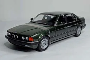 BMW 730I E32 1988 GREEN MINICHAMPS 1:18