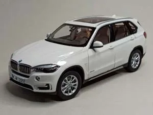 BMW X5 (F15) WHITE 1:18 PARAGON