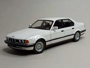 BMW 730I БЕЛЫЙ (E32) MINICHAMPS 1:18