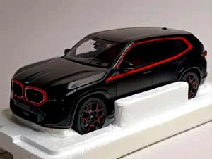 BMW XM - 2023 BLACK 1:18 MINICHAMPS