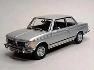 BMW 2002 TII SILVER -1966 KYOSHO 1:18