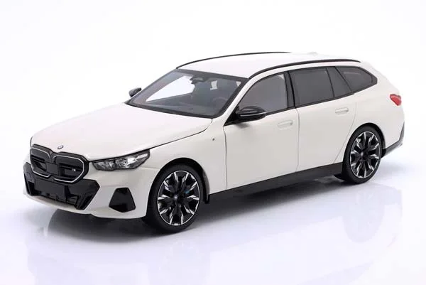 BMW I5 M60 TOURING YEAR 2024 WHITE METALLIC / БМВ I5 M60 ТУРИНГ БЕЛЫЙ МЕТАЛЛИК