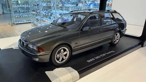 УЦЕНКА! BMW E39 540I TOURING 1997 GREY / БМВ 5-СЕРИИ ТУРИНГ СЕРЫЙ
